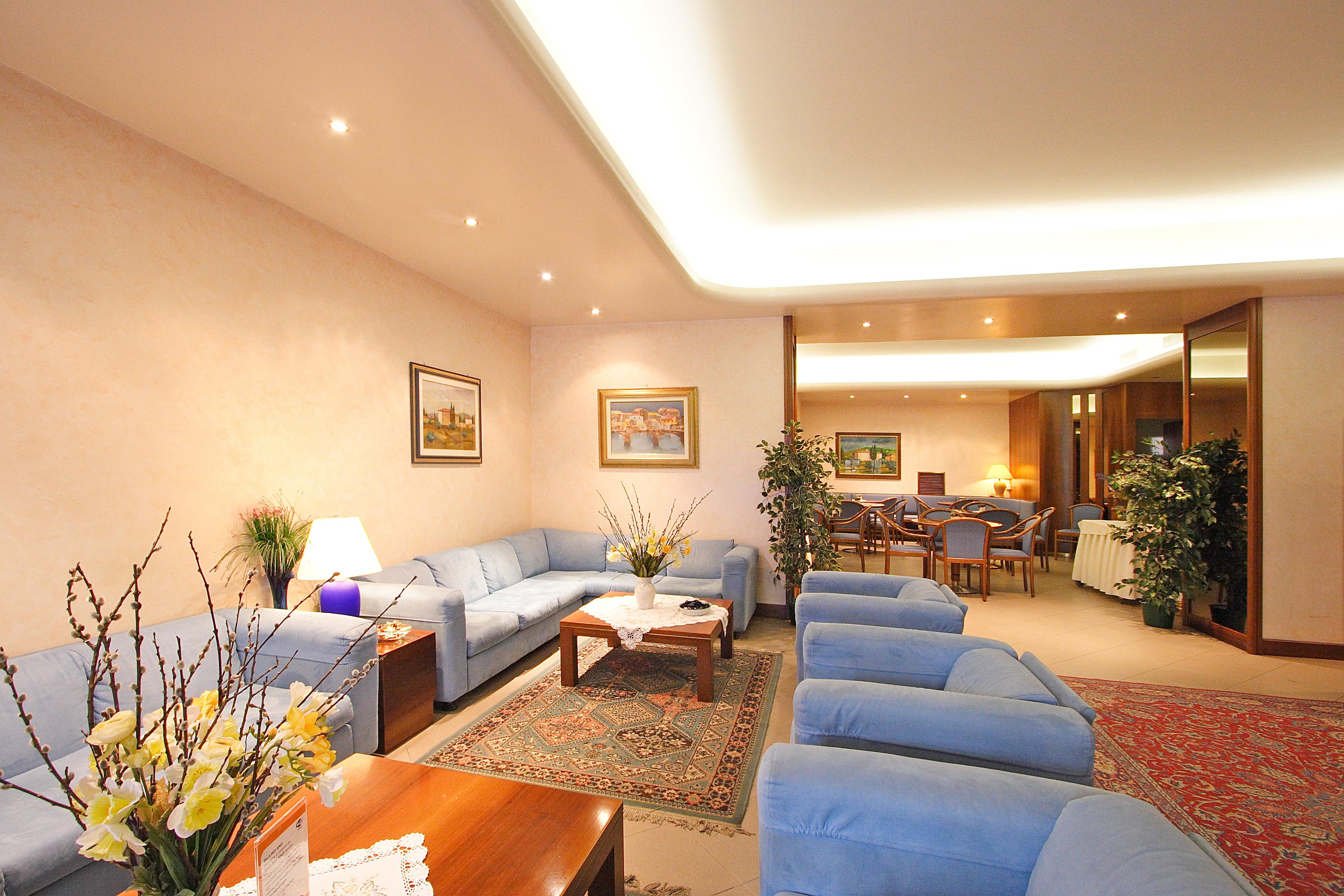 โรงแรมโรมา ตรีเอสเต ภายนอก รูปภาพ